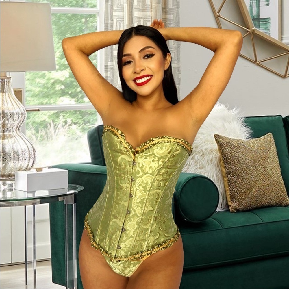 Beautiful Emerald Corset - Picture 4 of 9